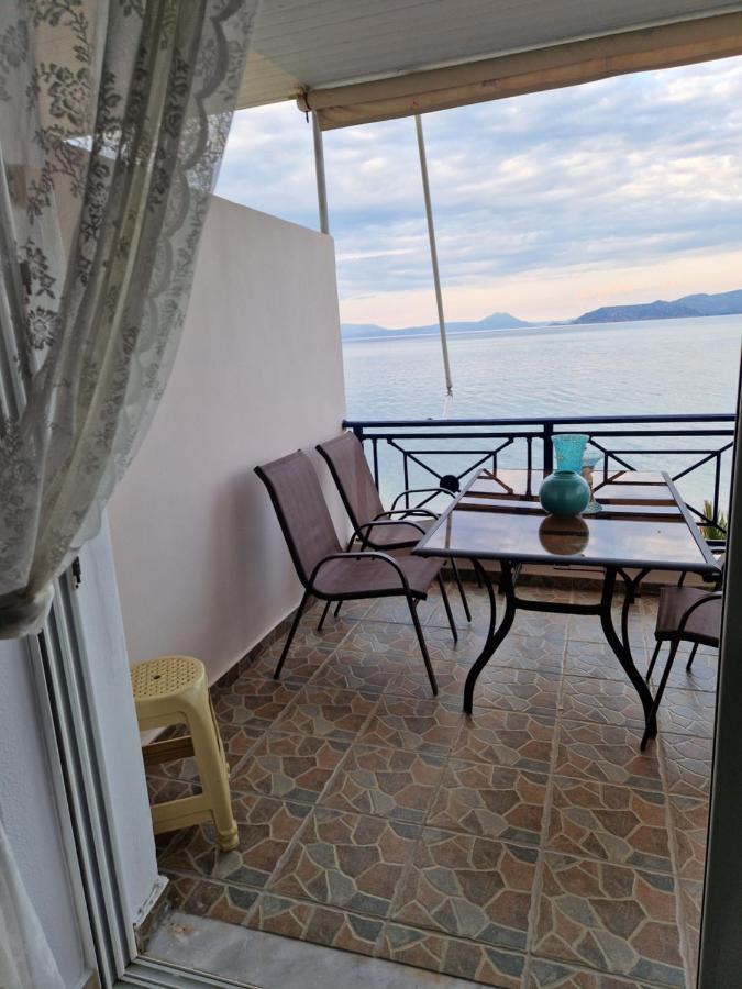 Korinthian Sea View Apartment Nerántza Exterior photo